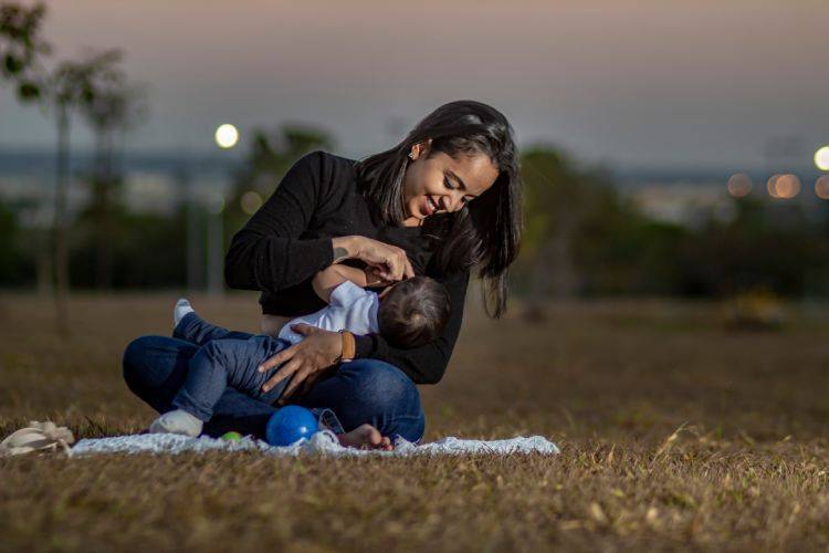 Lei garante direito à amamentação em creches públicas e particulares de SP