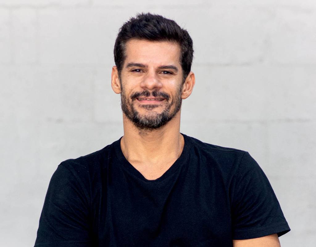Bailarino reconhecido internacionalmente, Thiago Soares traz companhia recém-criada para São Paulo