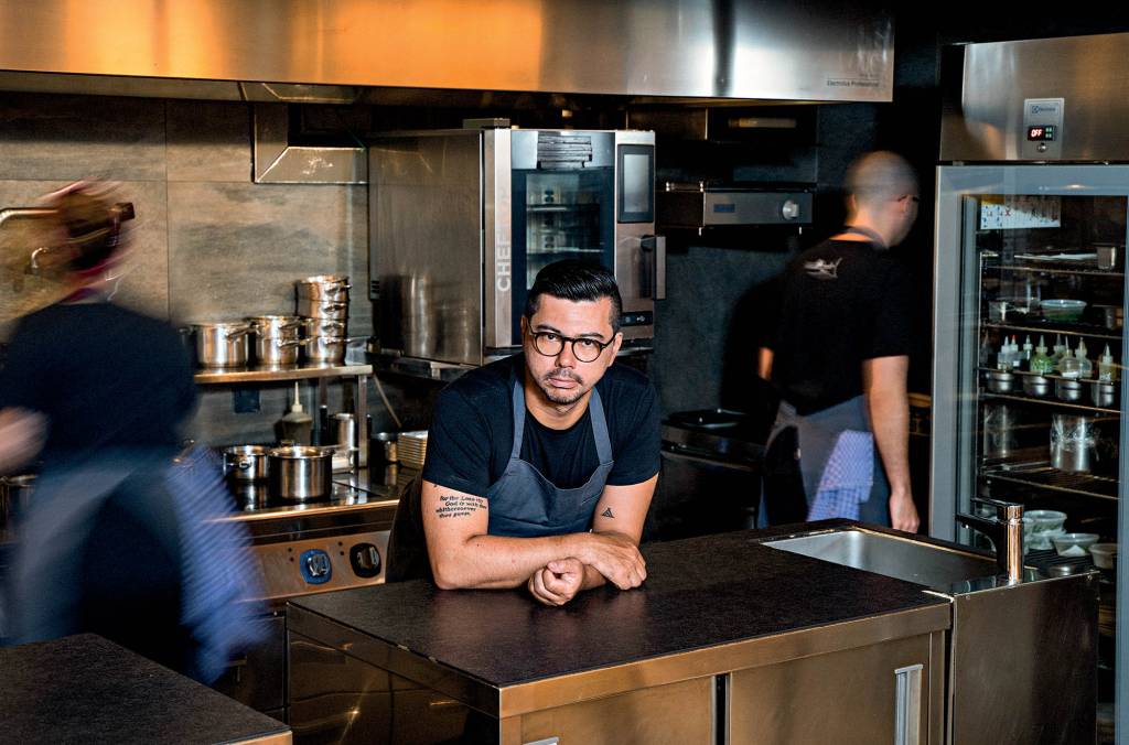 Alberto Landgraf lança livro que reúne receitas e princípios culinários