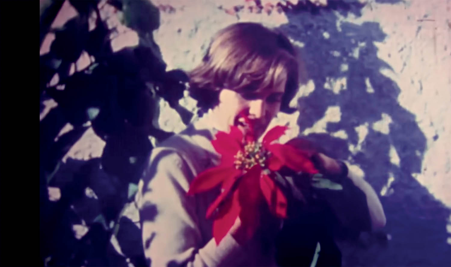 Frames do clipe da vers&atilde;o '&iquest;Qu&eacute; Ser&aacute; que Es?': filmagens da fam&iacute;lia Drexler Prada captadas em super-8 entre 1972 e 1980, no Uruguai