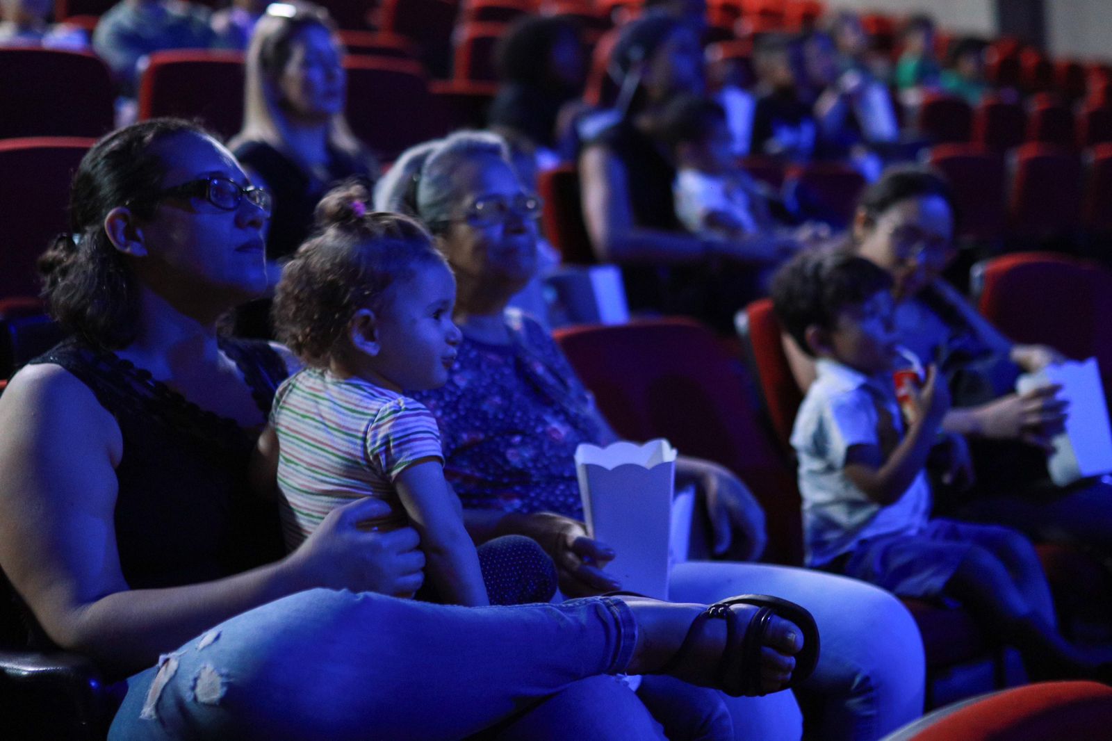 Edição anterior da Sessão Azul, realizada pelo Circuito Spcine para crianças autistas