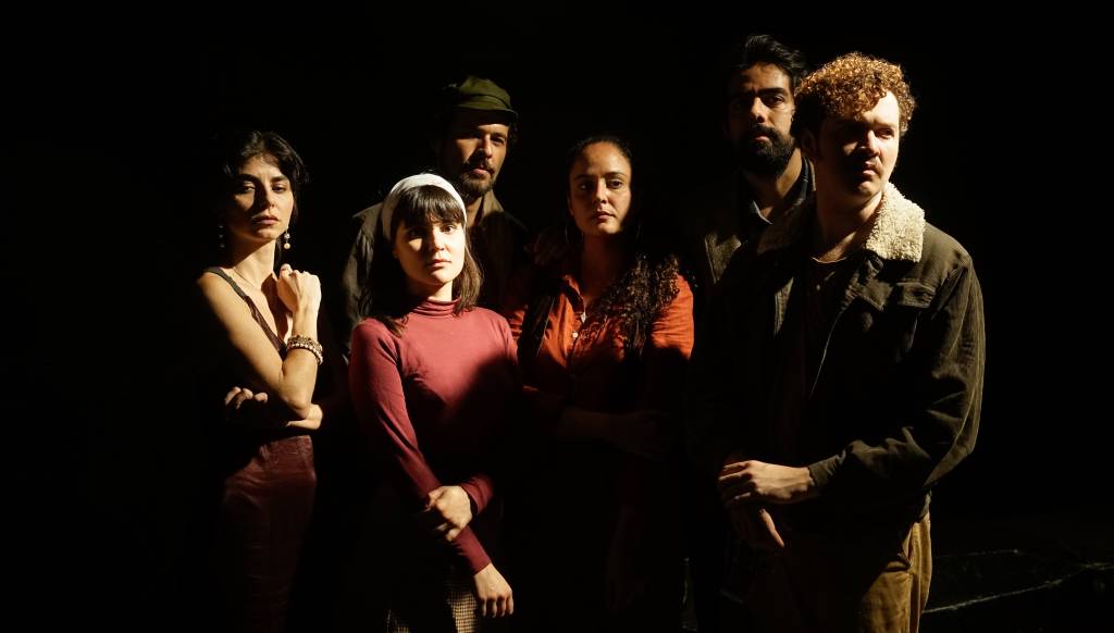 Peça clássica sobre exílio leva Augusto Boal de volta ao Teatro de Arena
