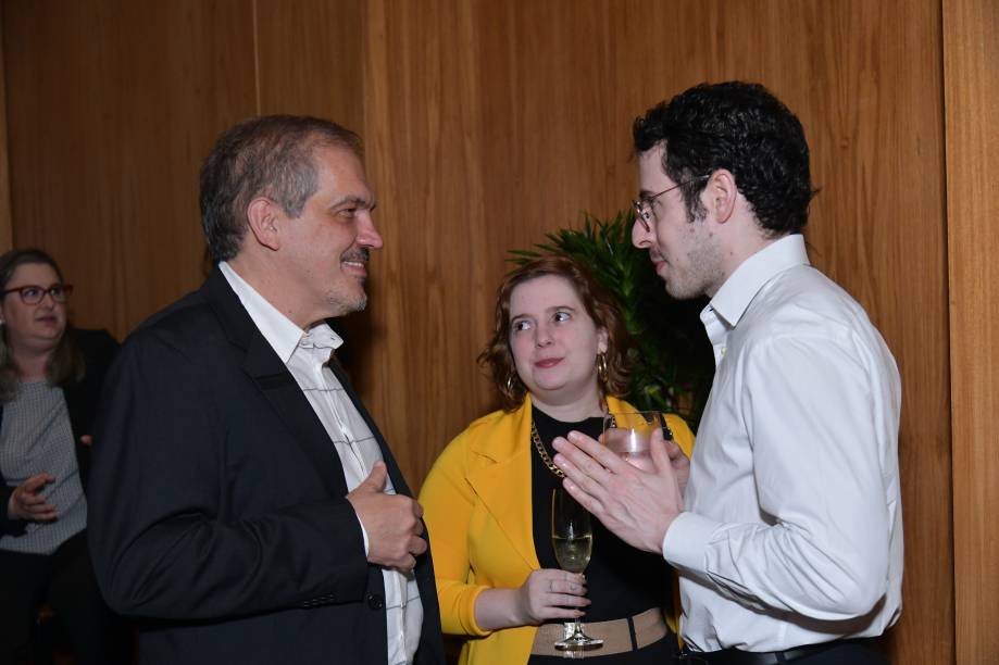 Loren&ccedil;ato com Fernanda Terena e David Largman, da Norwegian Cruise Line