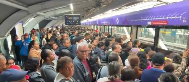 Linha 5-Lilás opera com lentidão e plataformas lotadas após falha