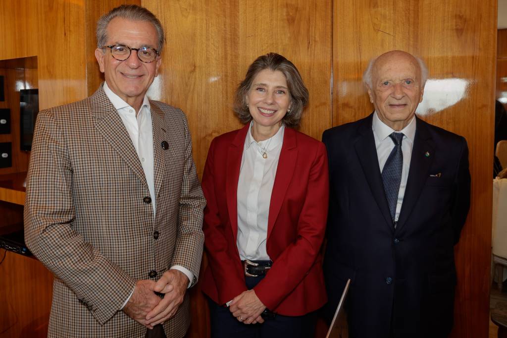 Costanza Pascolato e Rubens Ricupero ganham homenagem em São Paulo