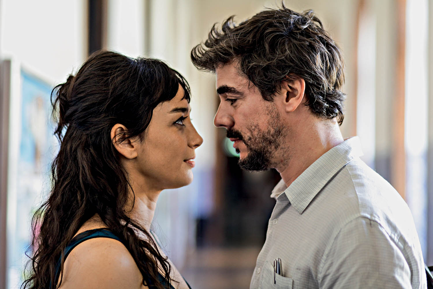 Simone Spoladore e Javier Drolas no filme O Livro dos Prazeres