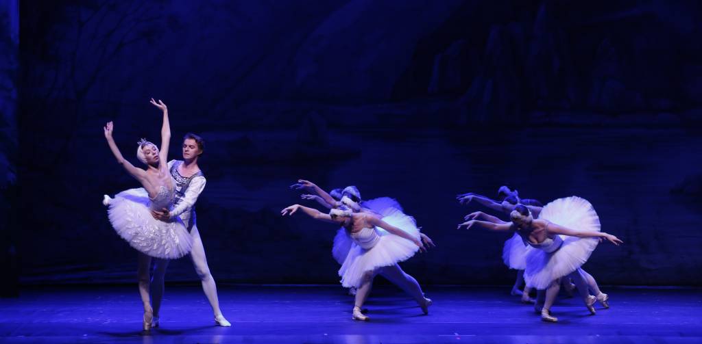 Ballet de São Petersburgo apresenta ‘O Lago dos Cisnes’ em SP