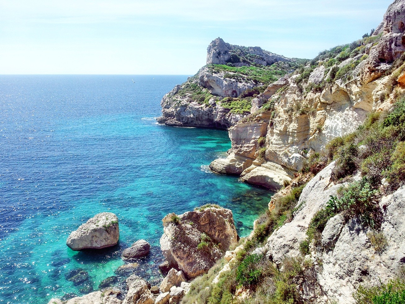 Mar azul-turquesa: um dos atrativos de Cagliari