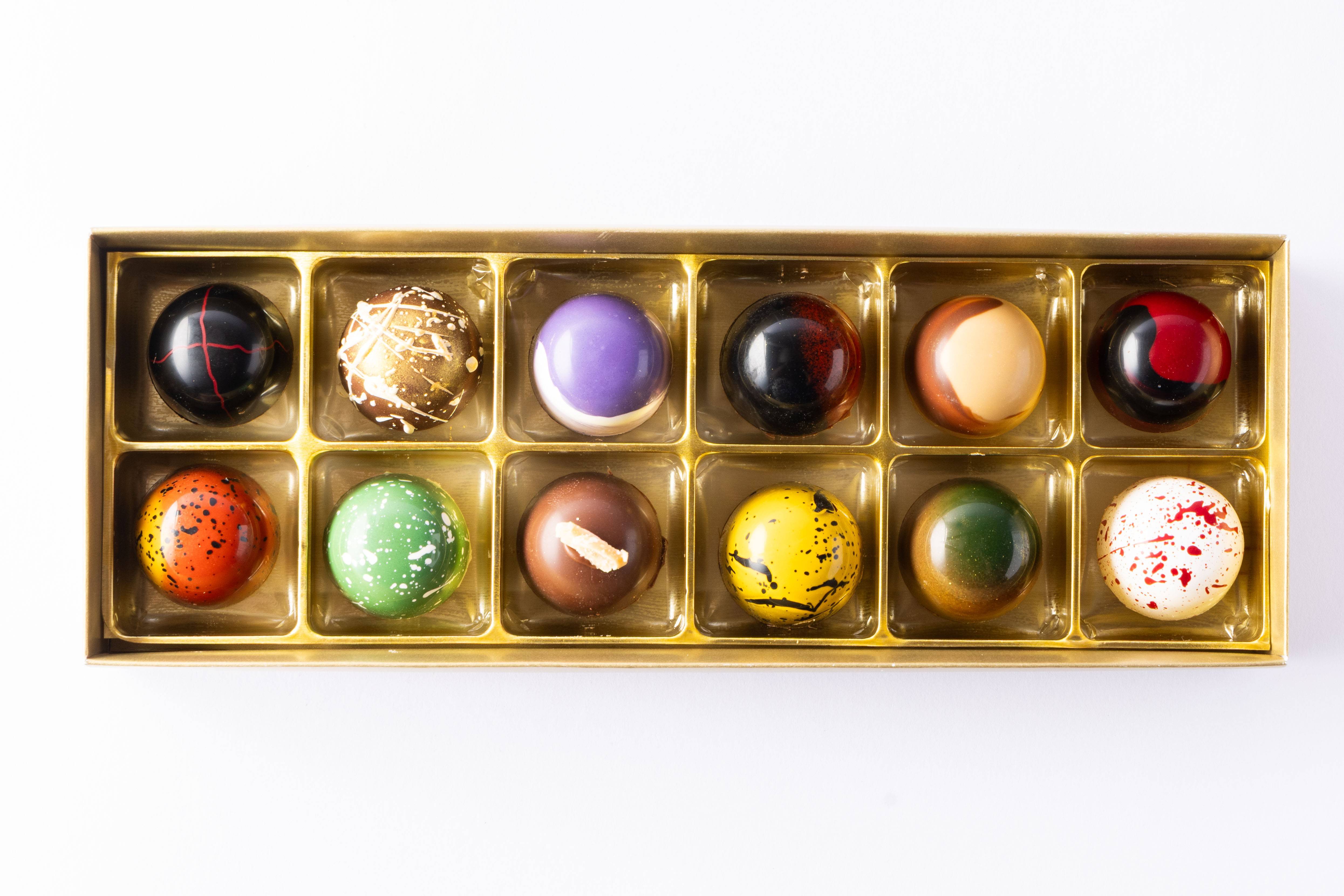 Confeitaria Dama lança linha de bombons com 12 sabores