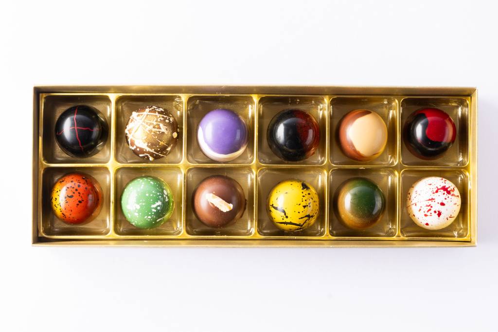 Confeitaria Dama lança linha de bombons com 12 sabores