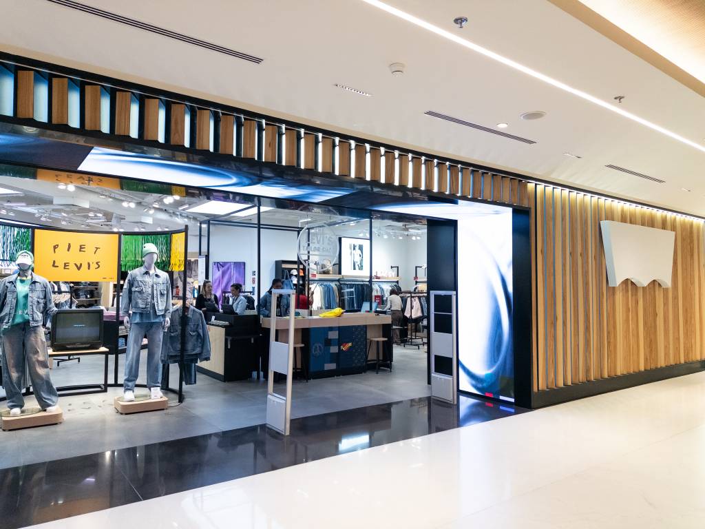 Entenda porque marca famosa escondeu o logo de sua loja, no shopping Morumbi