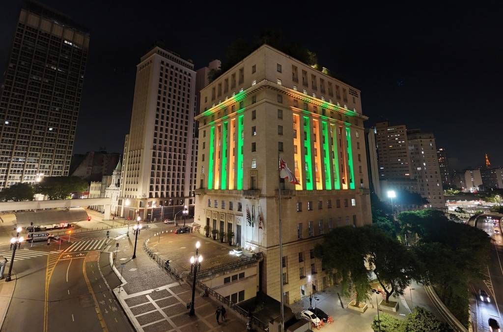 Copa do Mundo: metrô 24h, pontos de transmissão e prédios iluminados em SP