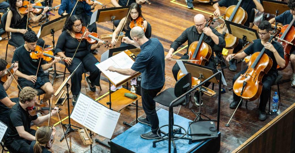 ‘Sinfonia em Quadrinhos’: obra de Hermeto Pascoal ganha os palcos de SP