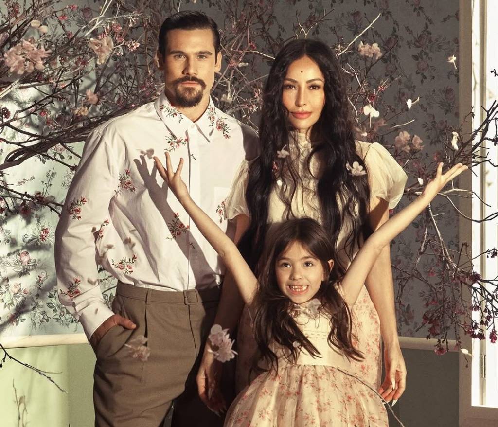 Sabrina Sato anuncia gravidez do primeiro filho com Nicolas Prattes
