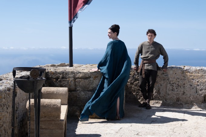 Anne Hathaway e Tom Holland em ‘A Odisseia’