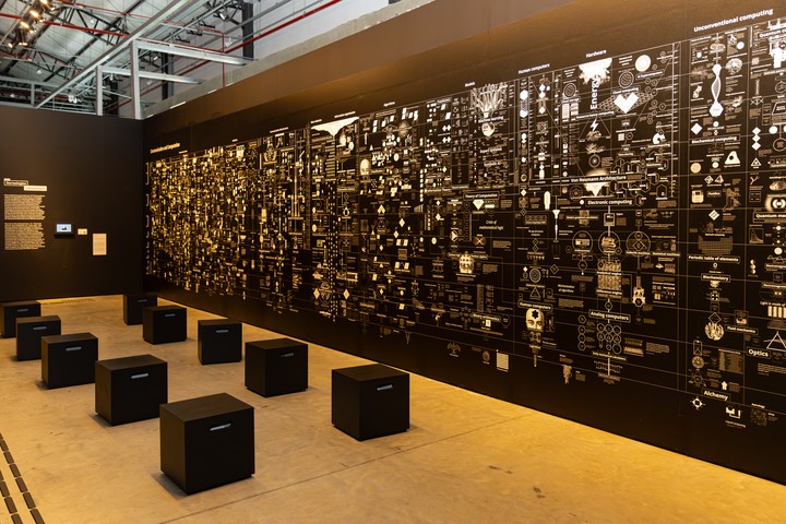 O Mundo Através da IA: exposição gratuita no Sesc 24 de Maio reúne artistas de 15 países