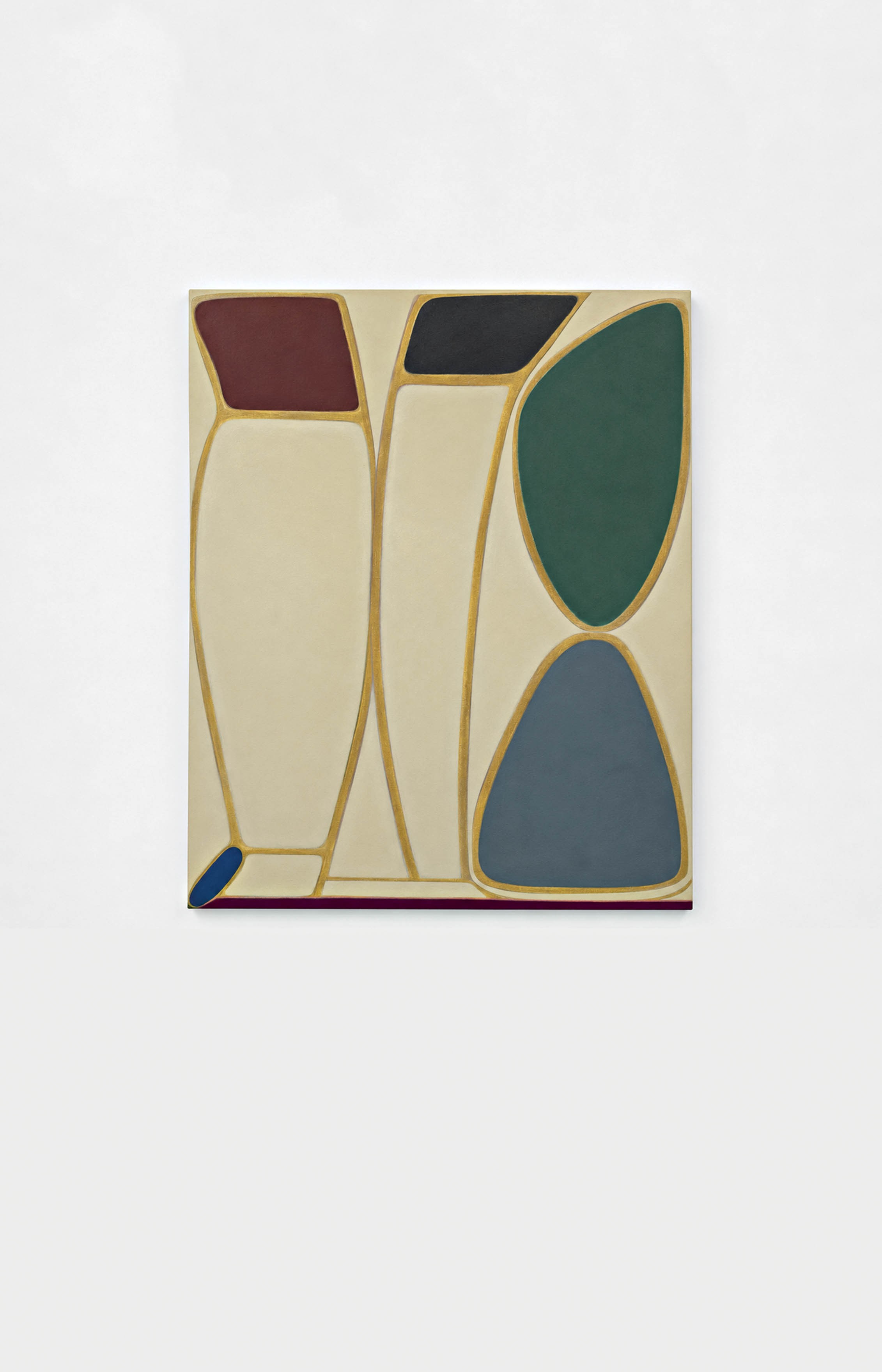 Pintura abstrata com formas geom&eacute;tricas e org&acirc;nicas em tons de creme, marrom, preto, verde-escuro e azul-acinzentado, contornadas por linhas douradas, sobre fundo branco