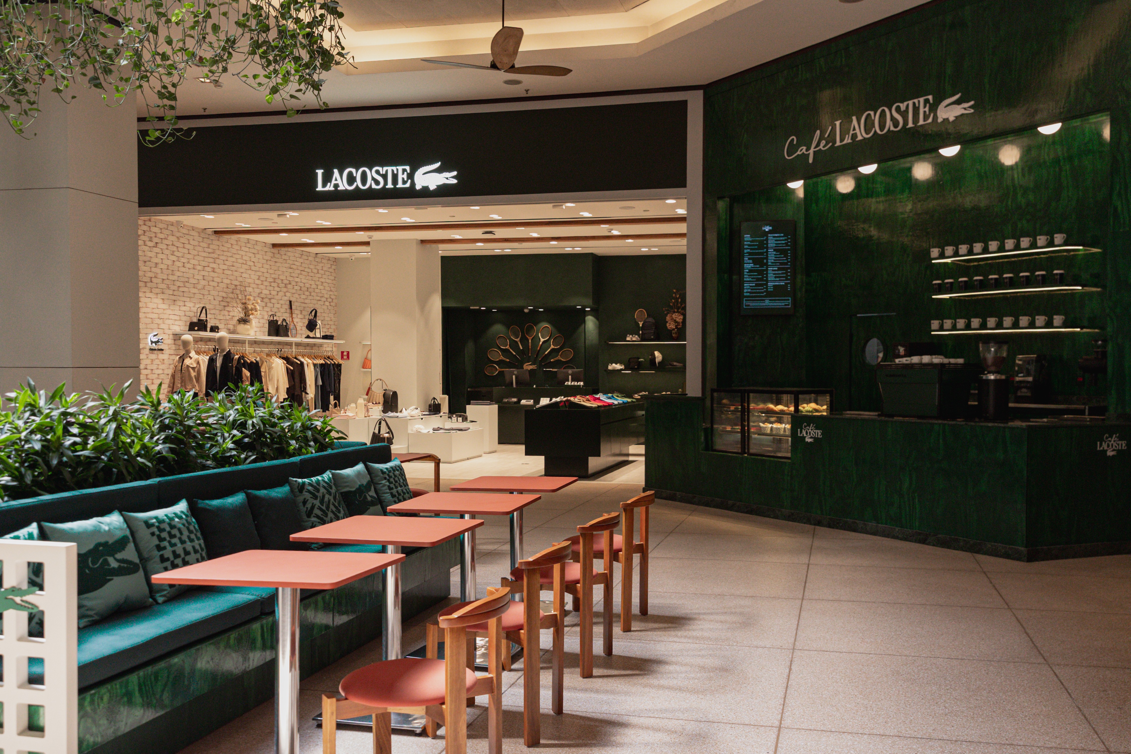 Marca do famoso crocodilo inaugura primeiro café da América Latina