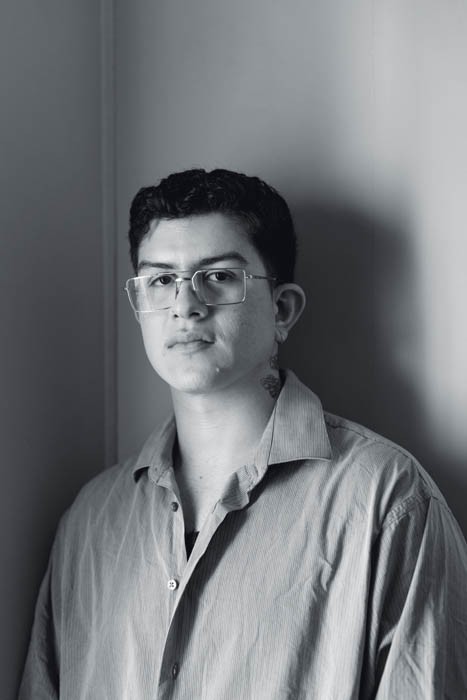 Fenômeno do BookTok, Lucas Barros lança livro em São Paulo