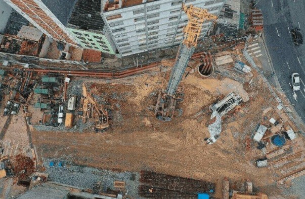 Obras da futura estação do metrô são paralisadas após novos achados arqueológicos