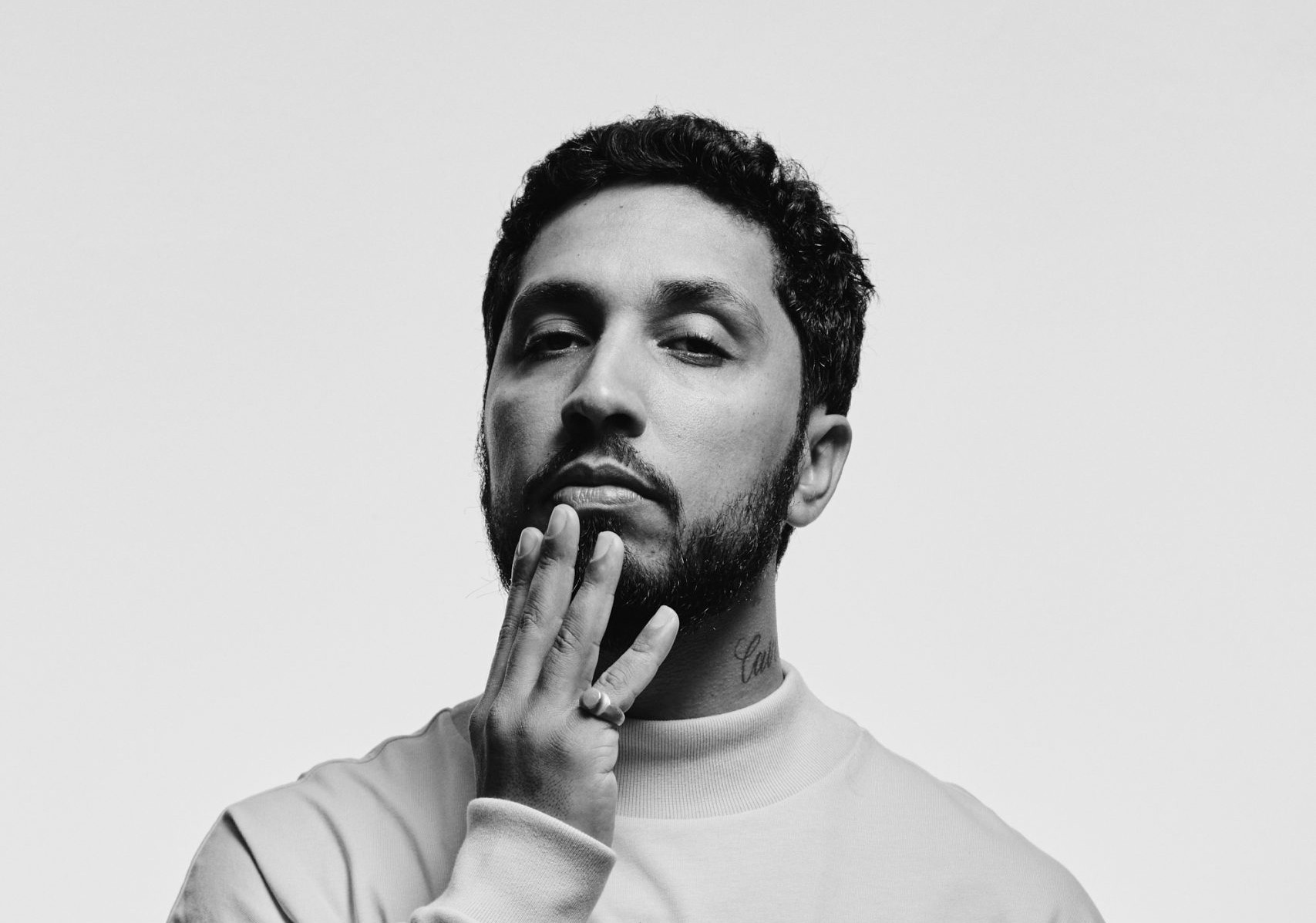 Rashid apresenta novo disco em show gratuito em São Paulo