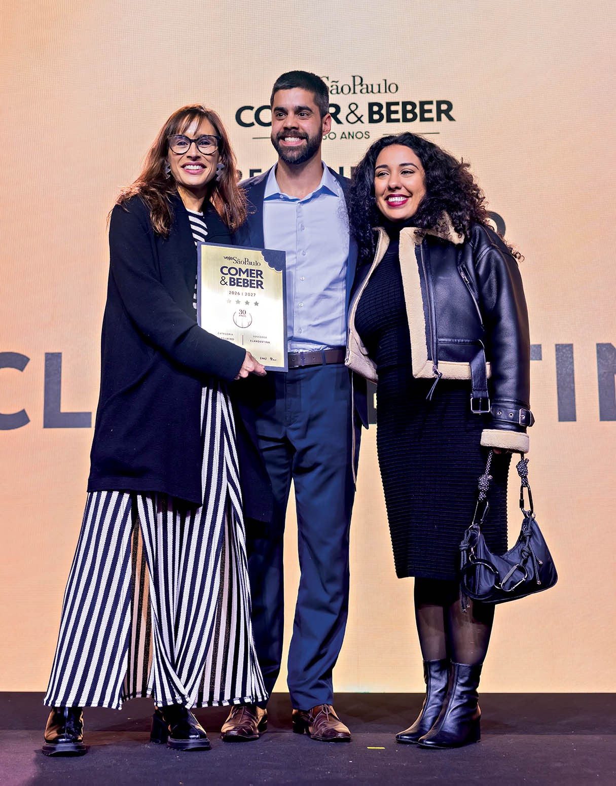Bel Coelho e Gabriela Morais, do Clandestina, o Melhor Brasileiro, com Pedro Esboriol