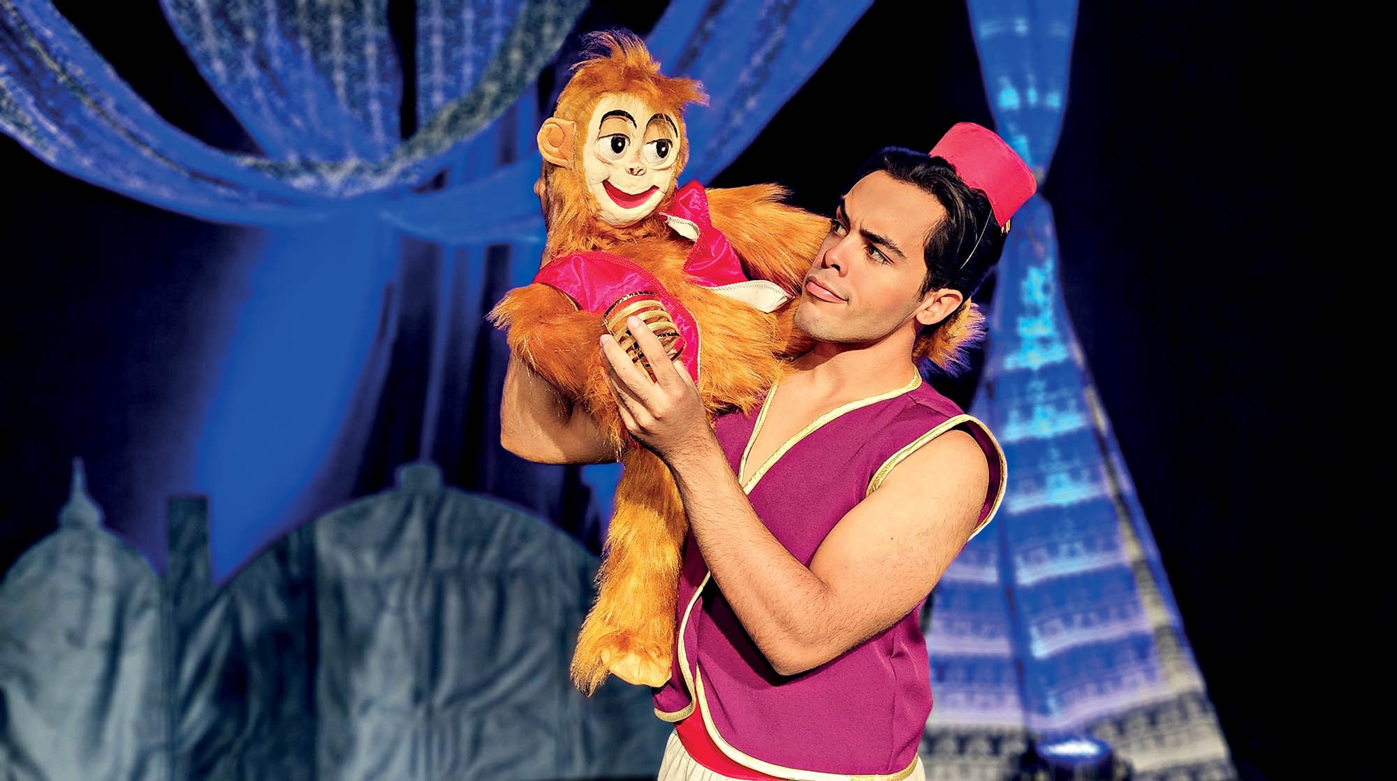 Adaptação musical de Aladdin tem canções ao vivo no Teatro UOL