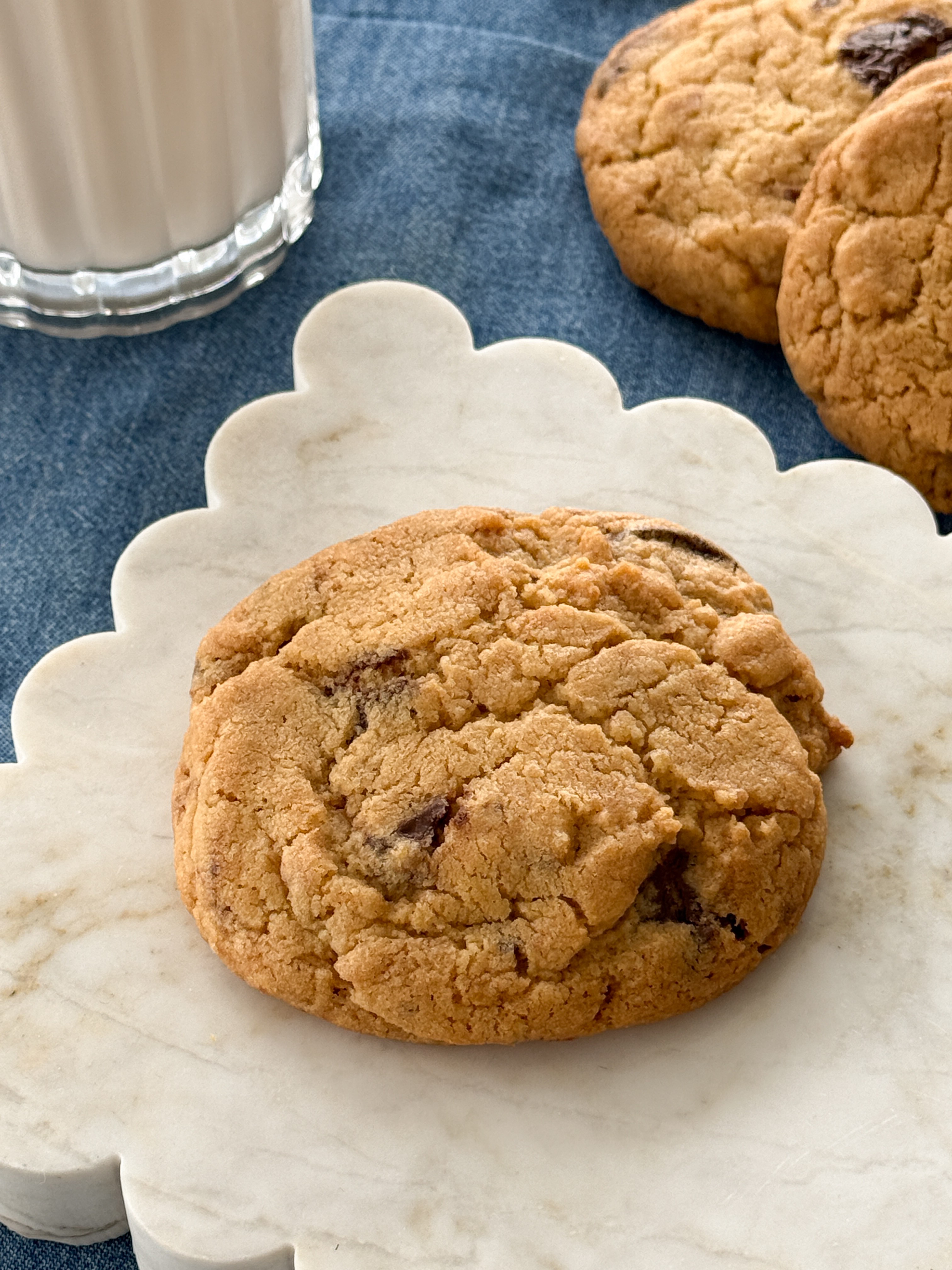 Cookies com gotas de chocolate e tahini