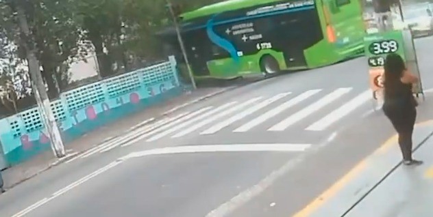 Entenda o caso do ônibus desgovernado que atingiu veículos e muro de escola no Jabaquara