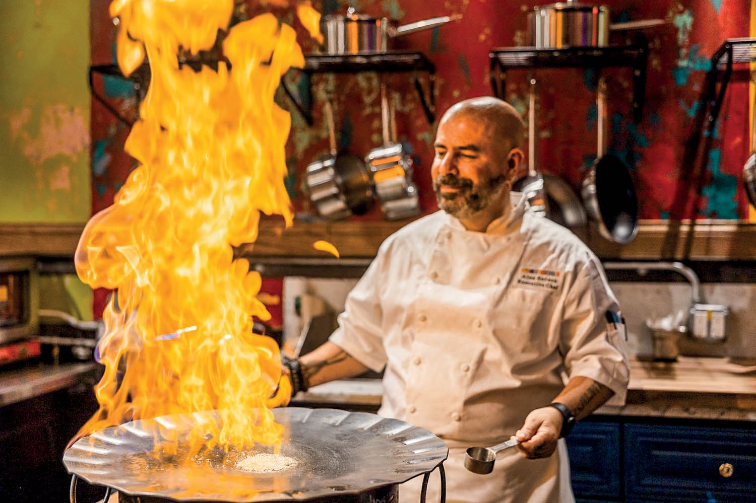 Outís, do chef Alex Sotero, abre as portas no centro