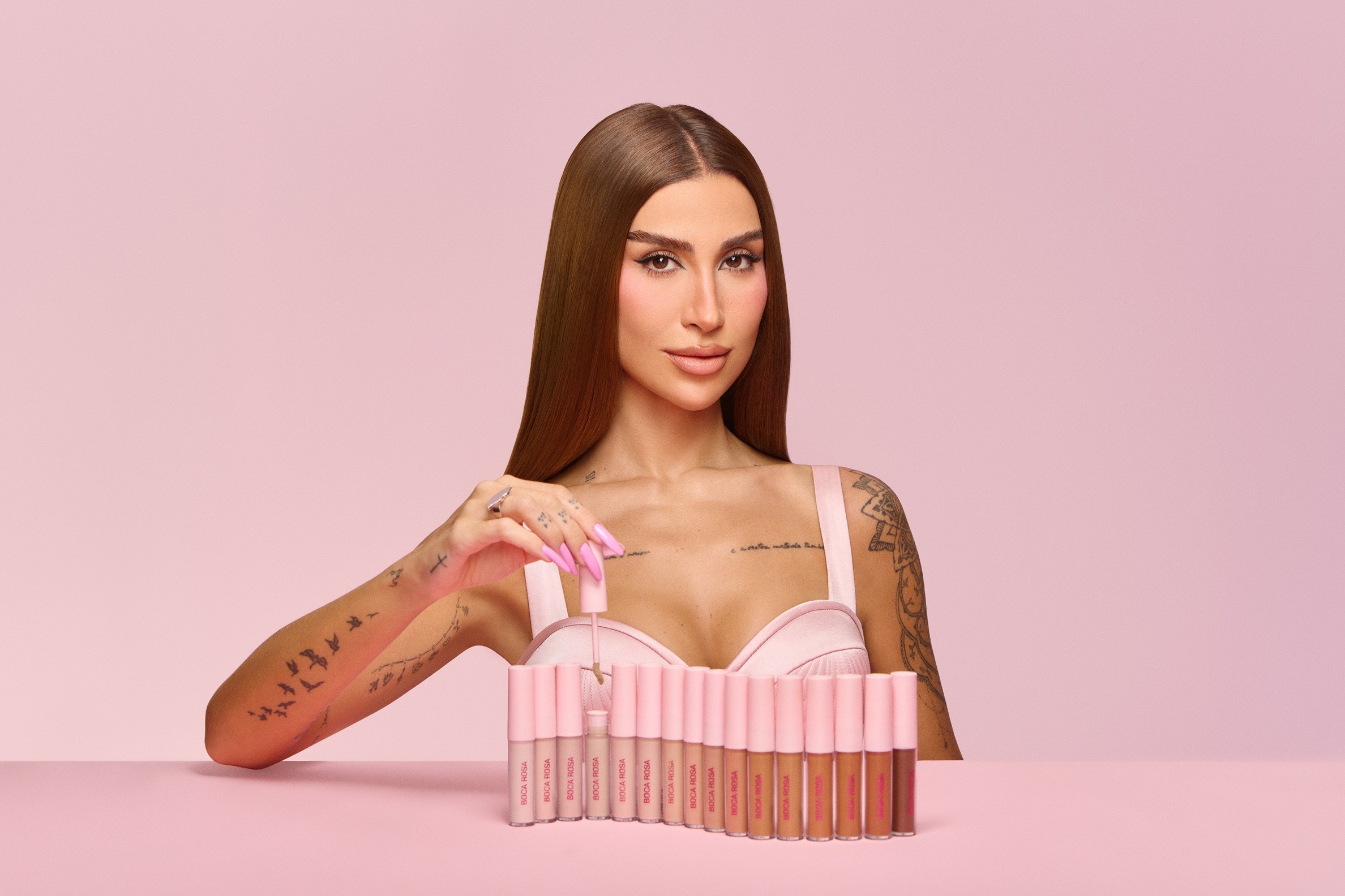 Boca Rosa comemora 15 anos na internet com festa de debutante